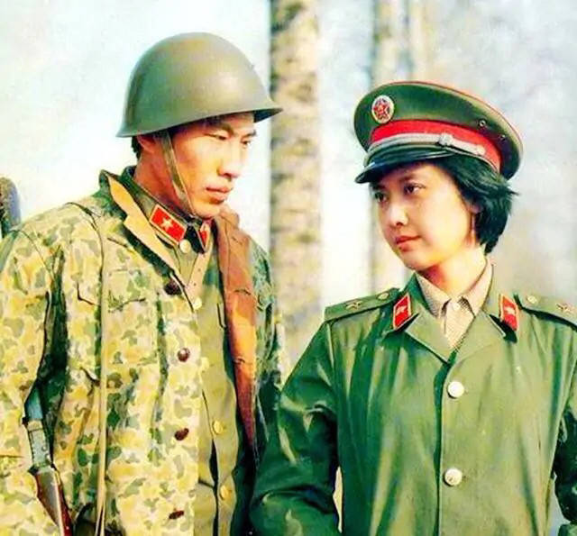 当时,正在为军旅题材的新剧《凯旋在子夜》选角的尤小刚,看到石兆琪后