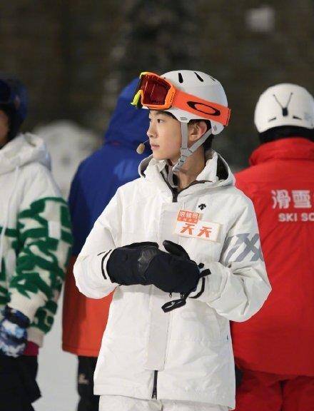 小孩|安吉胖若两人?《爸爸去哪儿》8年后:那些小孩都怎样了?