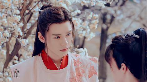 谷主|《山河令》温客行红衣帅翻！温客行10套古装造型，花花绿绿的衣服只有他能驾驭