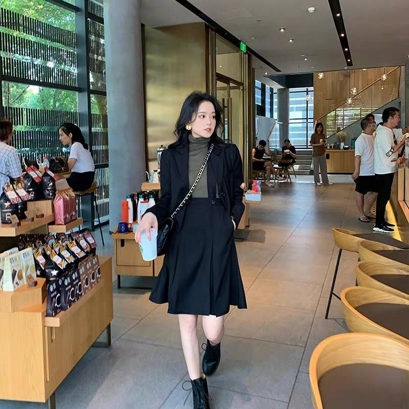 简风|“同色系”的极简风穿搭，这一个秋季，要美得很高级