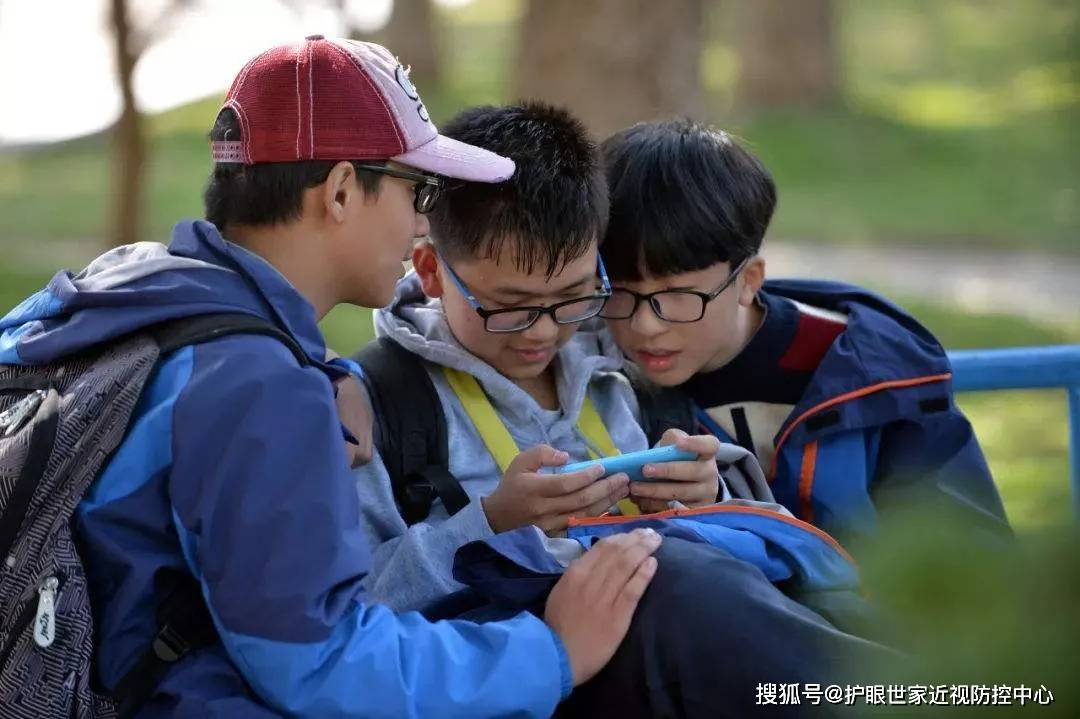 小高|7年涨50度与1年疯涨200度#护眼世家李沧店#智能宽频眼镜#孩子近视了怎么办？