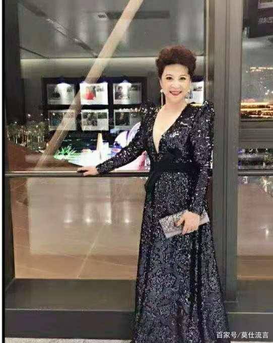 风韵|年过70王馥荔依旧时髦,风韵不减当年,如今气质沉稳更有韵味