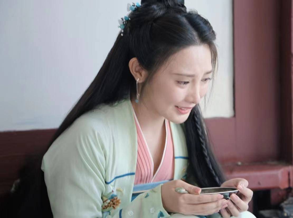 因为|《君九龄》：被彭小苒的这段哭戏给整破防了，表演隐忍细腻