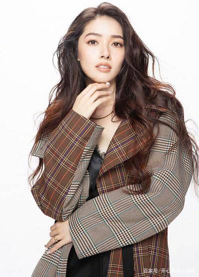 郭碧婷|郭碧婷向佐拍写真，小两口甜蜜十足，在时尚的道路上诠释自我魅力