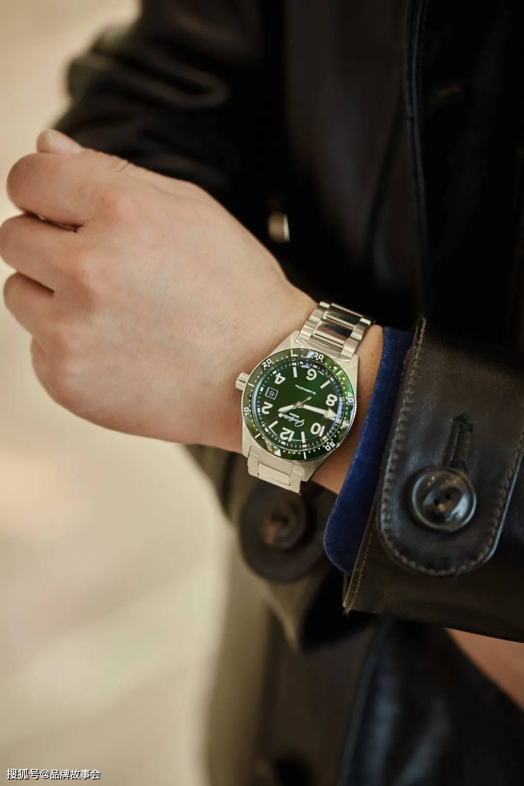 �ںϾ�����Ħ��,�����߽������յ�ԭ���ڳɶ���ʱ��֮��