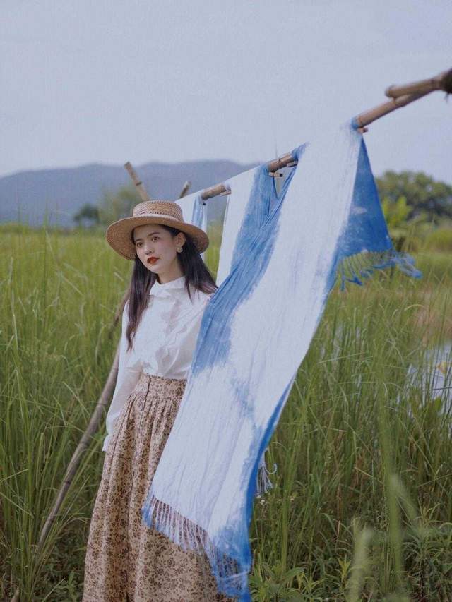 毛衣|复古风穿搭技巧，绿色针织开衫搭配阔腿裤甜美俏皮，简约又好看