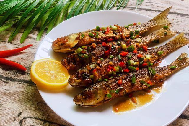 鱼放水里一夜能吃吗 a7bd2e0b94444588b84ba09f10ea0eb0.jpeg