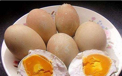 盛出|3斤鸡蛋5斤盐,不煮不蒸不炒不加一滴水,出锅后全家流口水!