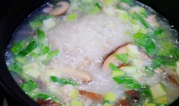 蔬菜|秋季早餐，得常喝这种蔬菜粥，口感咸香糯滑，促进食欲一天都精神