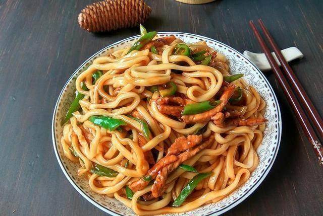木耳肉丝面做法 23560365cc964d6596037b3fd64d2343.jpeg