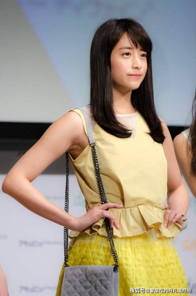 颜色|美女模特的时尚穿搭,5种颜色搭配搞定,您也能做得到呢