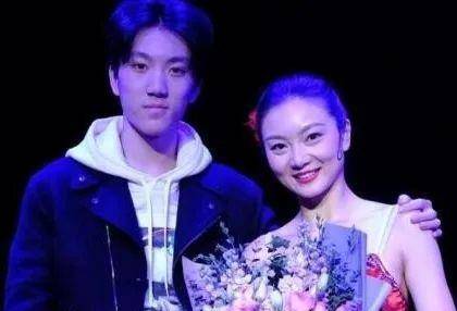 张艺谋老婆陈婷现在照片 68cbbaebc22b48f182b1d9118d523d03.jpeg