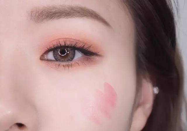 棕色|约会必备的极致甜美妆容