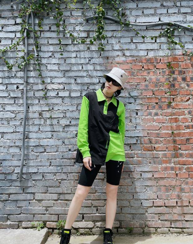 衬衣|Yamy穿“骑行裤”秀竹竿腿,女生看了直呼高级,男生却说我不行