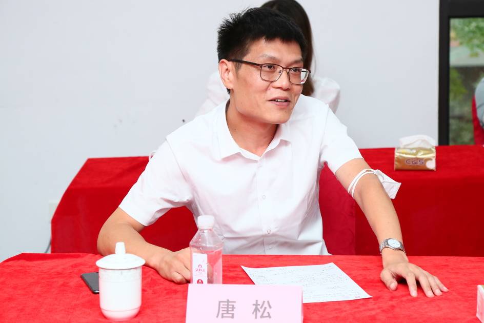 国家发展研究理事会一行赴海店湾集团参观调研