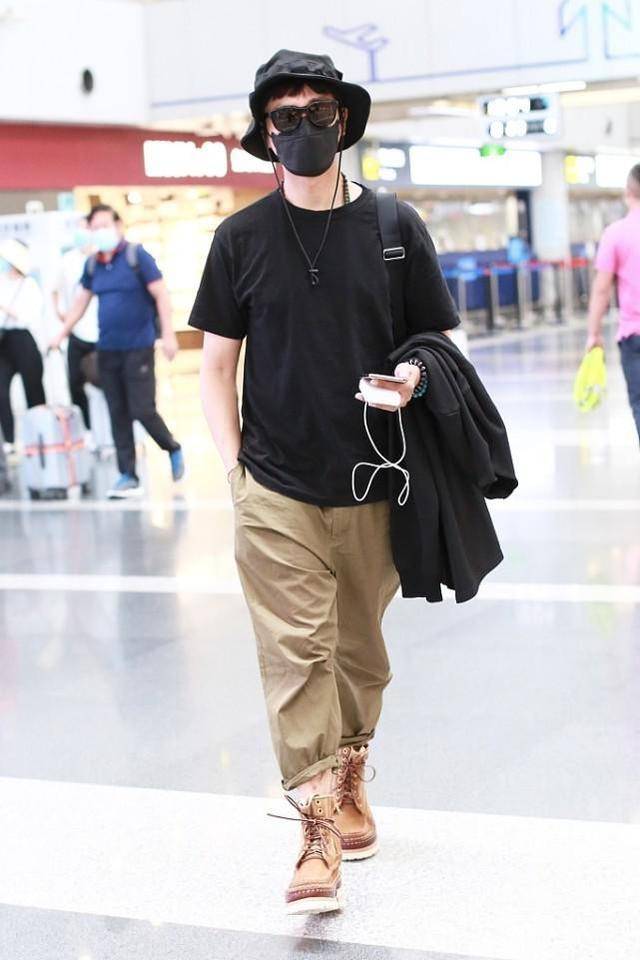 感觉|陈坤的搭配挺简单的,可是一般人穿不出这气质,松垮却不邋遢