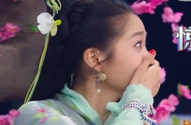 主权|关晓彤宣示主权，节目秀鹿晗的专属印戳，秀恩爱方式一般人不敢学