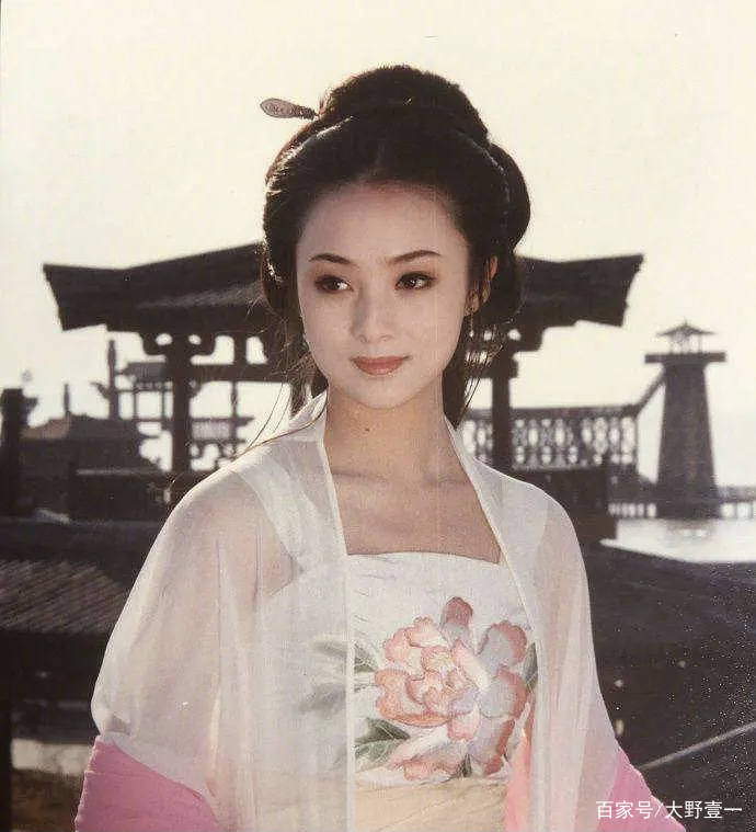 鹅蛋脸|星星眼，鹅蛋脸，古装美女我只服这7位，看她们是如何惊艳四座的