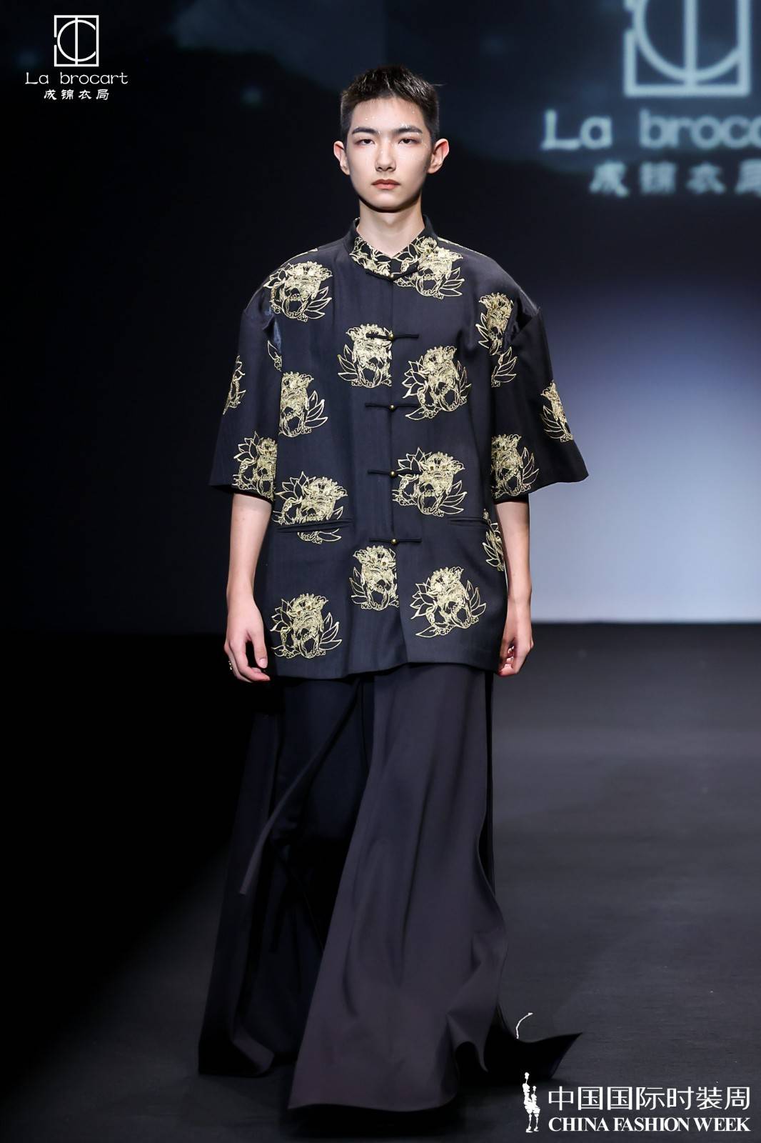 色彩|关于成锦衣局的《回眸游园会》，你应该知道的三件事