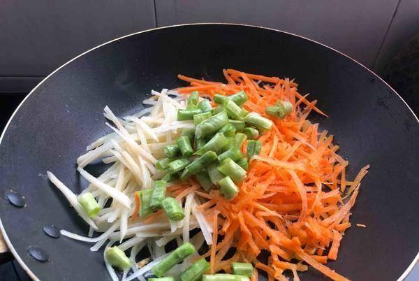 蔬菜|真正的懒人早餐饼，三分钟上桌，孩子隔三差五吃一次，营养美味