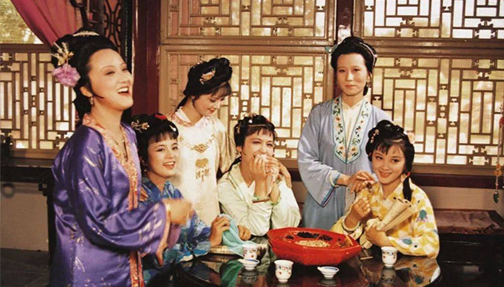 红楼梦贾珍宝玉敬酒不从贾母先而从李婶薛姨妈先为什么
