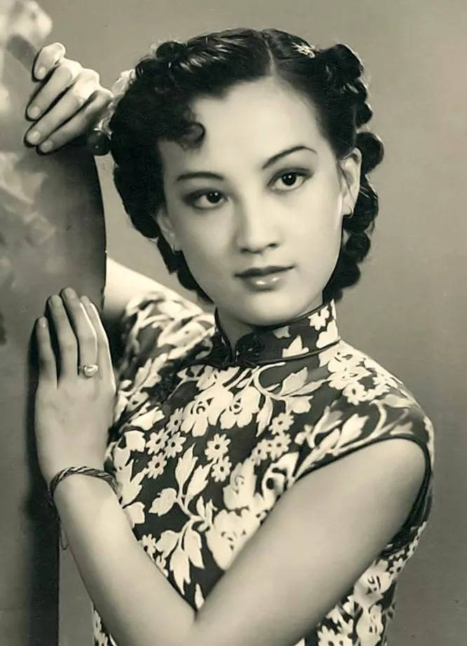 天生美人胚子,3岁时被舅舅偷走,去世后一组老照片卖218万_周璇