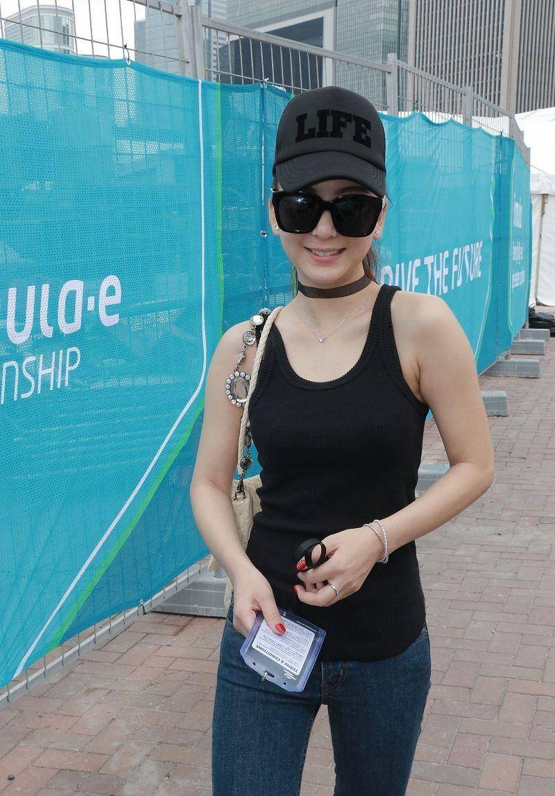 色彩|郭富城小娇妻身材练的真不错，穿着背心好似“金刚芭比”，真健康