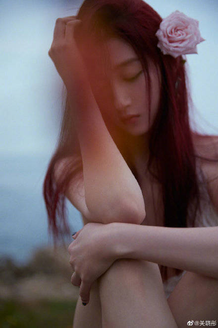 自拍|女星周五份营业来袭！金晨晒怼脸自拍太诱人，迪丽热巴秀厨艺好赞