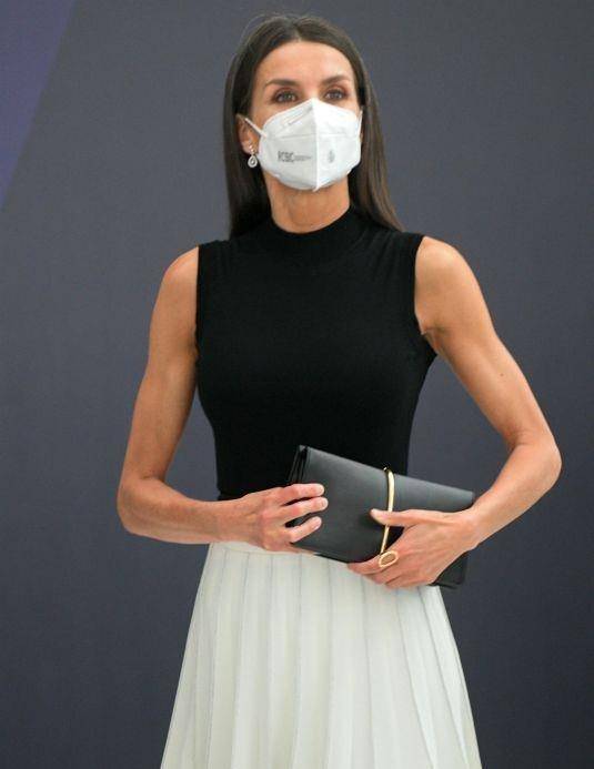 发型|西班牙王后也老了，出席活动被怼脸拍，眼眶凹陷白发明显状态真实