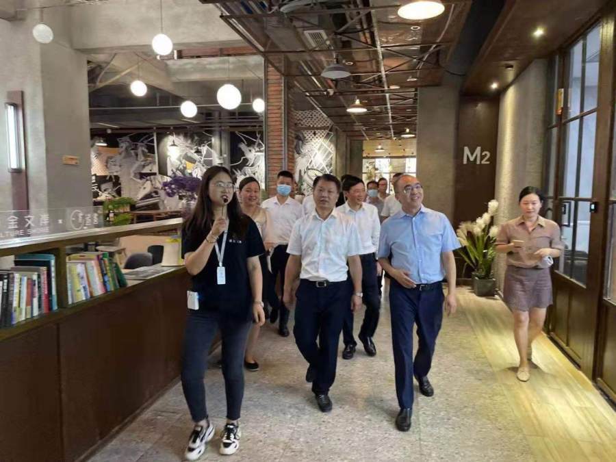 潜江市委副书记金茂清,潜江市市委常委,常务副市长唐雷,潜江市市委