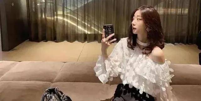 肥肉|有气质的女人不碰3种衣服，廉价还显土！