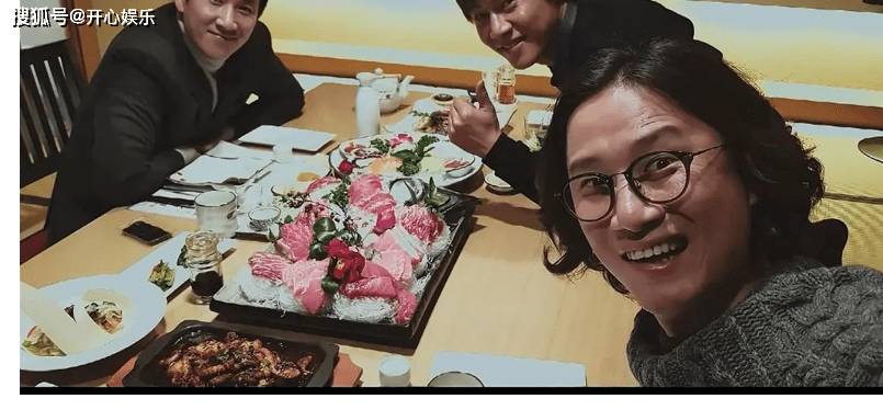 因为|IU首部“丧”电视剧,眼神犀利!