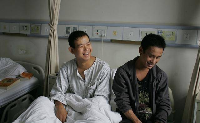 肾脏|尿毒症来临前，脸部可能会有3个“变化”，若有1个也要及时就医