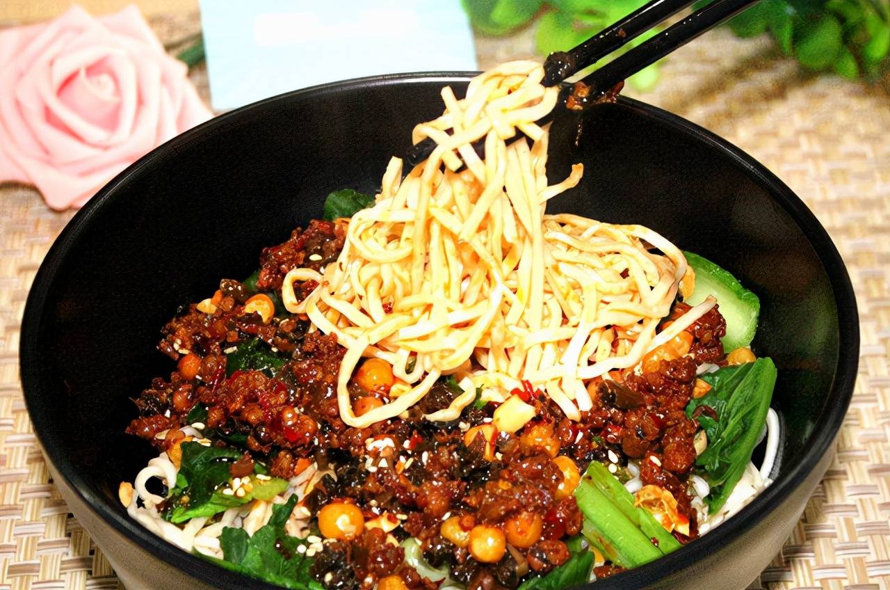 河南人,山西人和四川人请你吃面条,若是只选一个,你会吃哪碗?_担担面