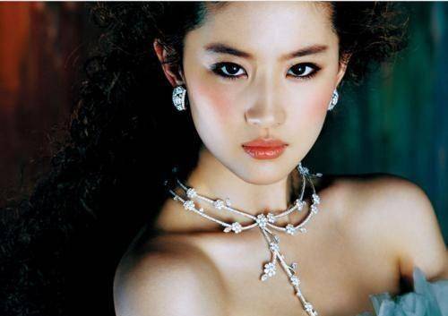 胶片|刘亦菲幼儿园毕业照被疯传，无滤镜无美颜，“胶片照”颜值太真实