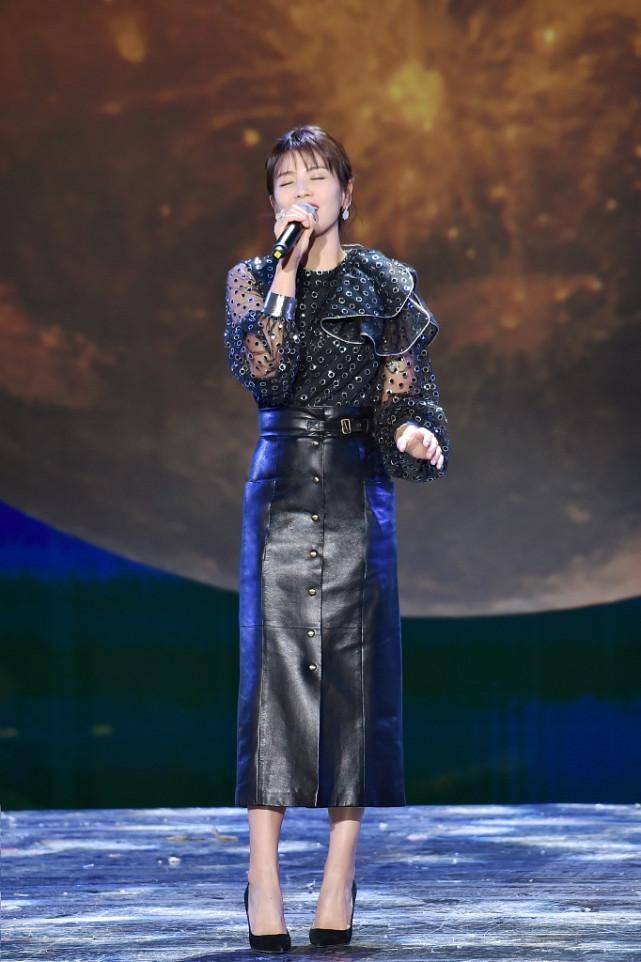 视觉|刘涛的腿也太长了，穿的裙子明明是及踝的，却穿成了过膝裙