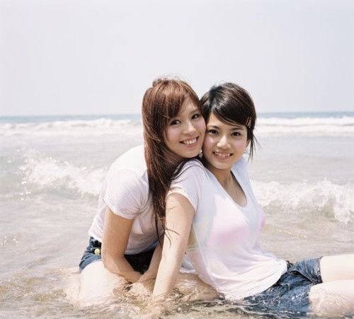 《泡沫之夏》中的插曲《泡沫美人鱼》就是曾之乔演唱的