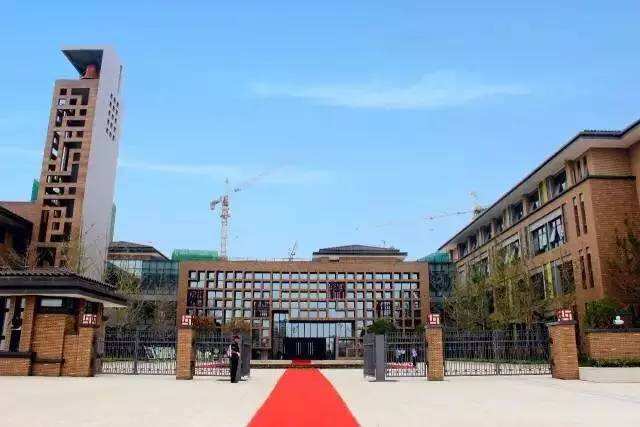 郑北一中学校收费标准及学校简介