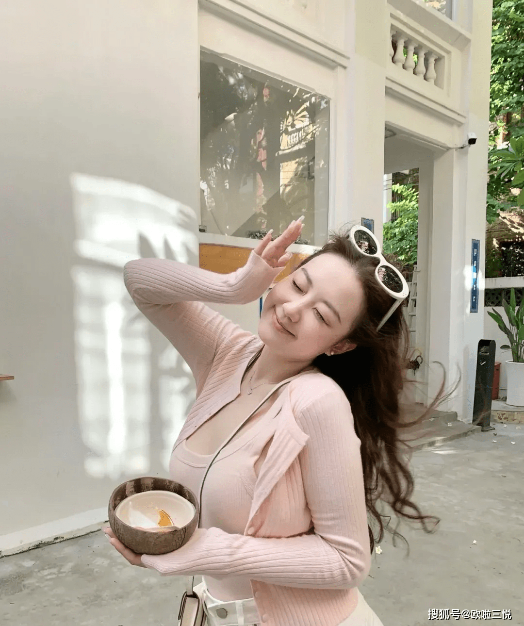 法宝|悦穿搭： 小个子女生穿搭：矮个子微胖女生的超实用穿搭来了！