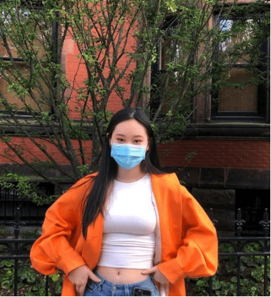 超越|李连杰女儿衣品不错,长相气质都不差,但感觉还是没超越妈妈利智