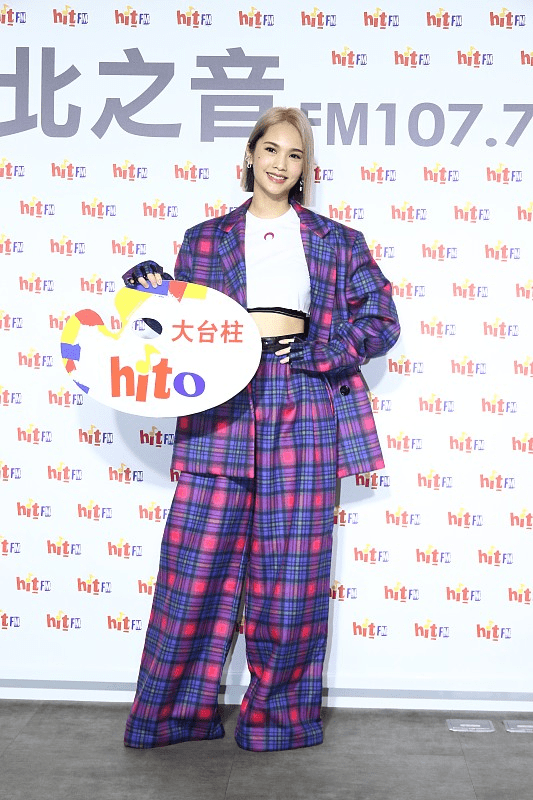 身材|感觉杨丞琳这裤子真挑人，不管身材胖瘦都很难驾驭，可她穿就好看