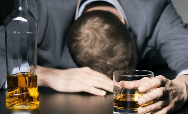 人体|秋季有4件养肝事请你做到！除了戒酒早睡，每天吃这一物才是关键