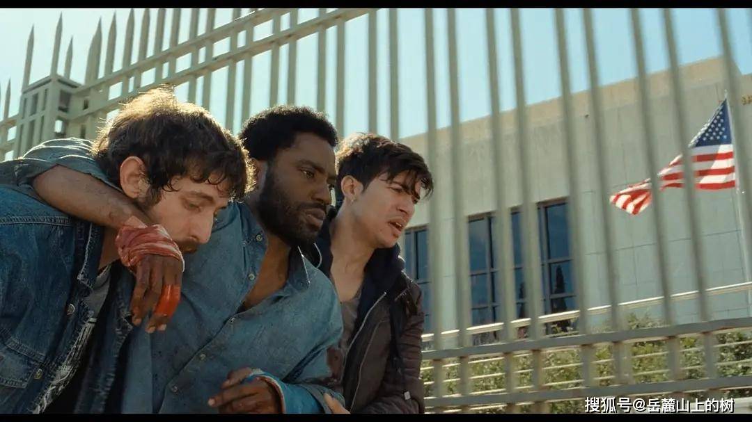 政治|《厄运假期》错误时间错误地点的bug故事