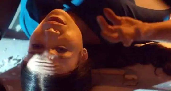 电影|电影中的梅根复制戴安娜死亡情景，粉丝怒称，不要利用戴安娜赚钱