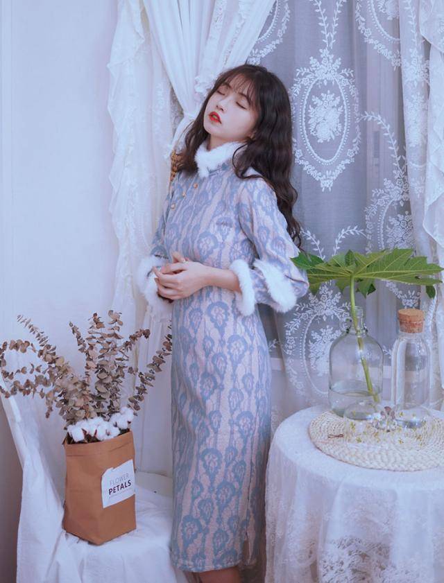 整体|张靓颖真是个“时髦精”，旗袍连体裤摩登洋气有气场，美得高调