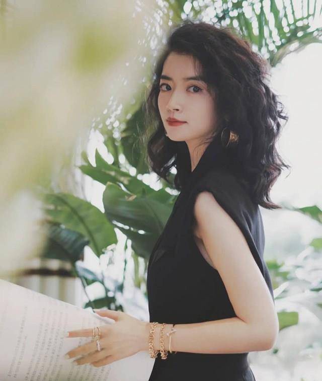 手表|女人一旦没有163，瞧她，三木这些“高级感”穿搭，显高很优雅
