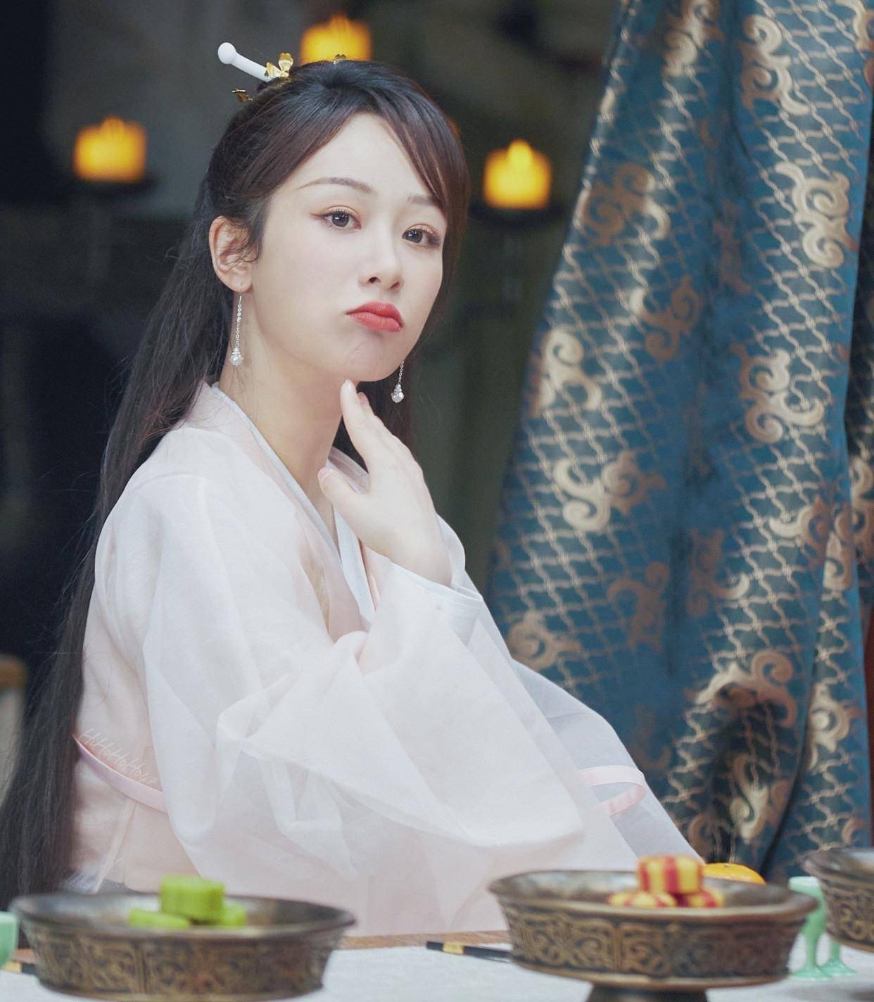 网友|那英《萌探》入戏太深，把杨紫贴上“假单纯”标签，综艺效果满分