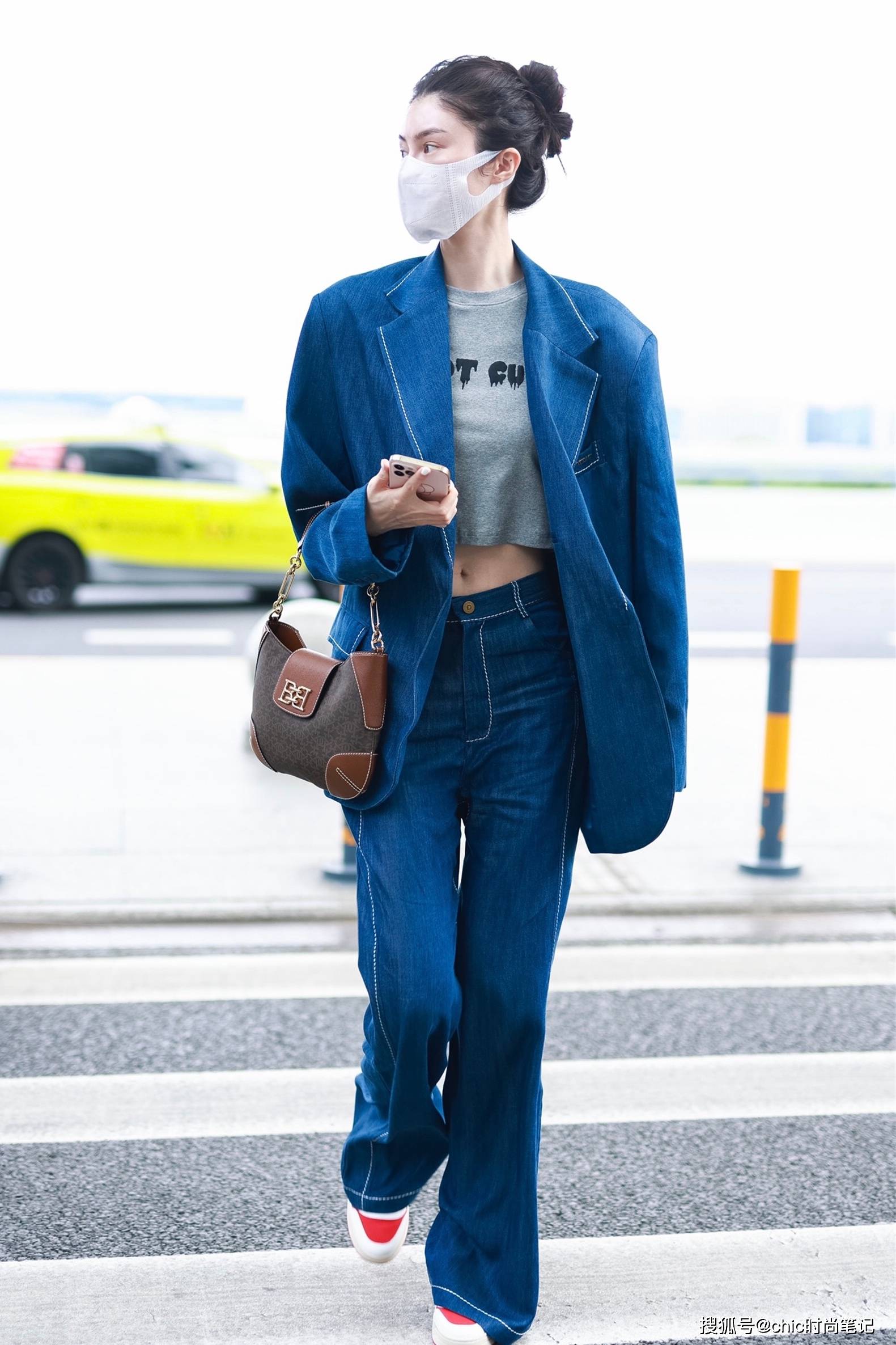 女孩子|刘亦菲的逛街状态，廓形西装加墨镜，帅气比仙气还逼人