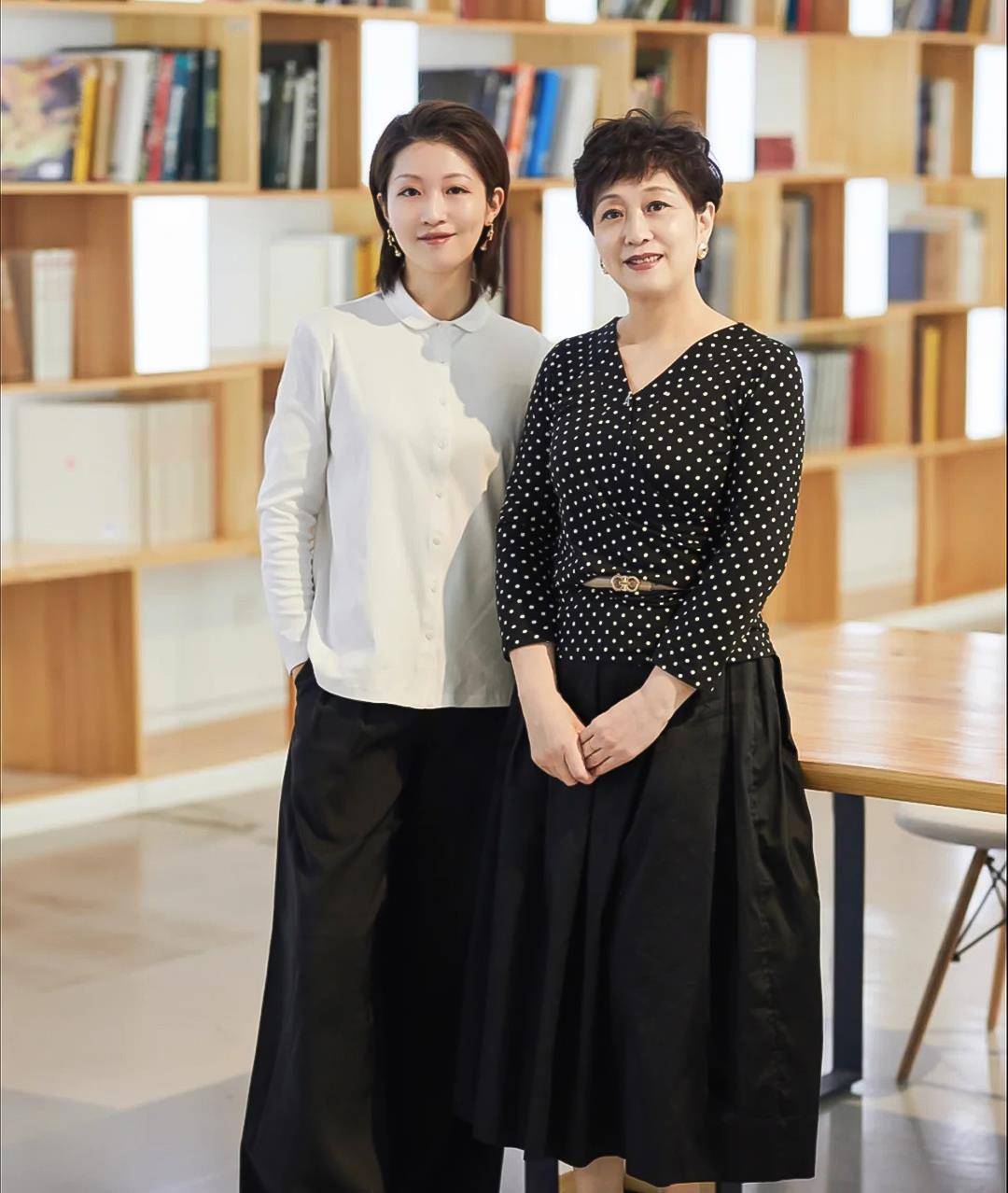 造型|女人到了60岁，穿衣要远离廉价感！教你基础搭配法，时髦又精致