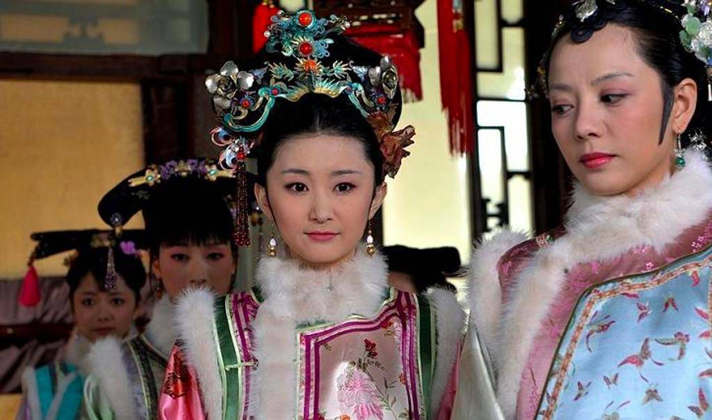 因为|《甄嬛传》：齐妃、富察贵人令人掌嘴甄嬛，但其实原作并非这么写